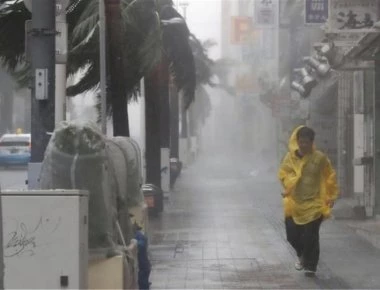 Ο υπερ – τυφώνας «Τράμι» χτύπησε την Οκινάουα της Ιαπωνίας – Τουλάχιστον 17 τραυματίες (βίντεο)